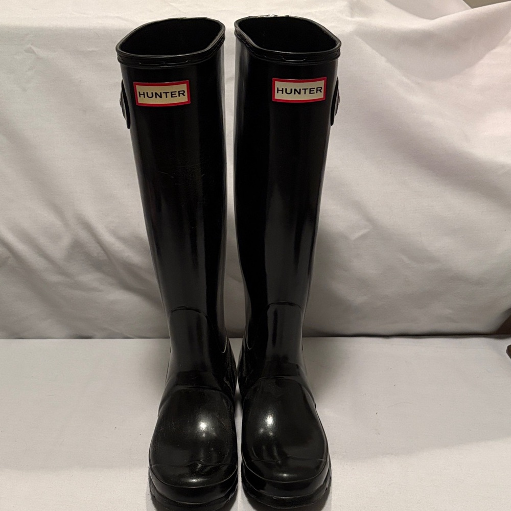 Hunter New Tall Glossy Waterproof Rain Boots.New. Bonus Hunter Boot Socks New.